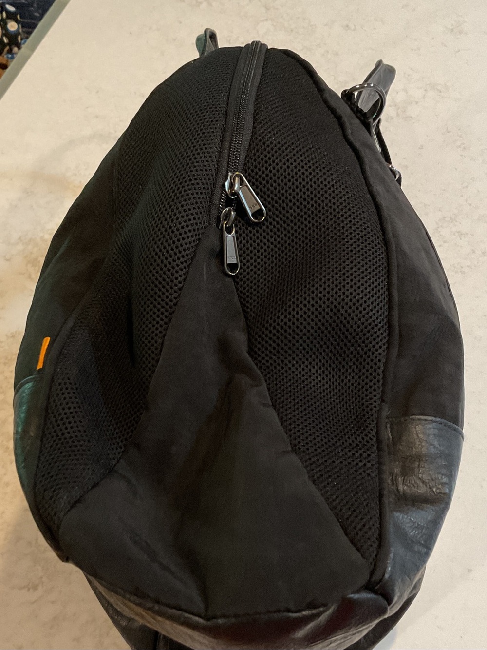Lucy Work to Workout Canvas Weekender Bag with shoulder strap black NWOT yoga - Picture 10 of 16